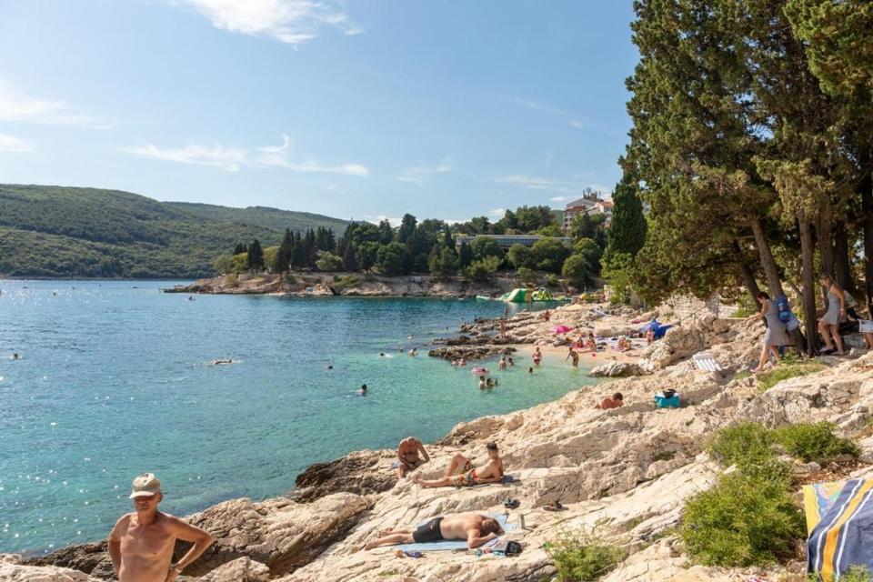Apartment Noemi With A Direct Beach View Rabac Buitenkant foto