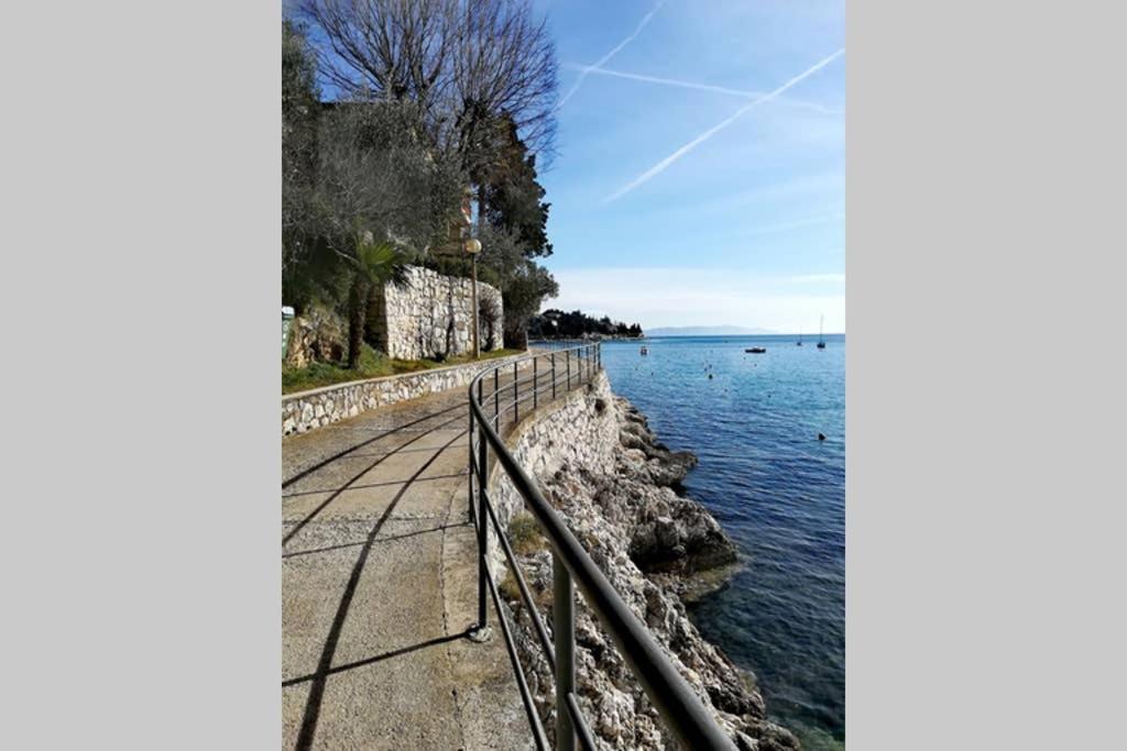 Apartment Noemi With A Direct Beach View Rabac Buitenkant foto