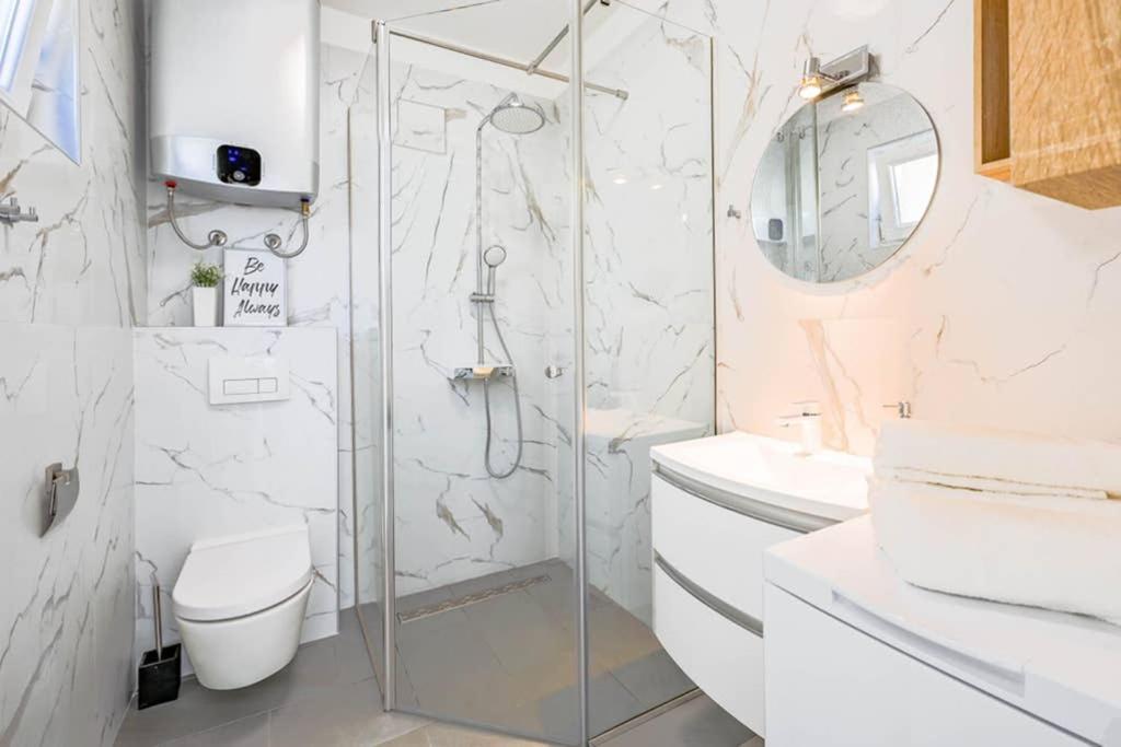 Apartment Noemi With A Direct Beach View Rabac Buitenkant foto