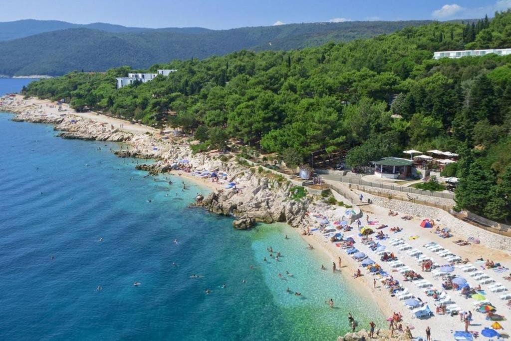 Apartment Noemi With A Direct Beach View Rabac Buitenkant foto